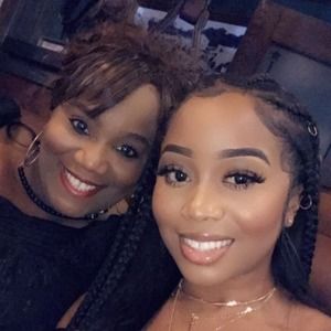 Meet your Posher, Gina